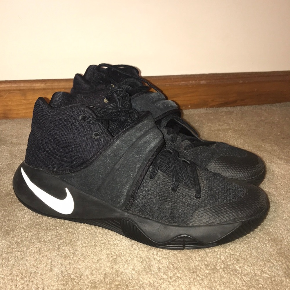 Nike Kyrie’s Triple Black